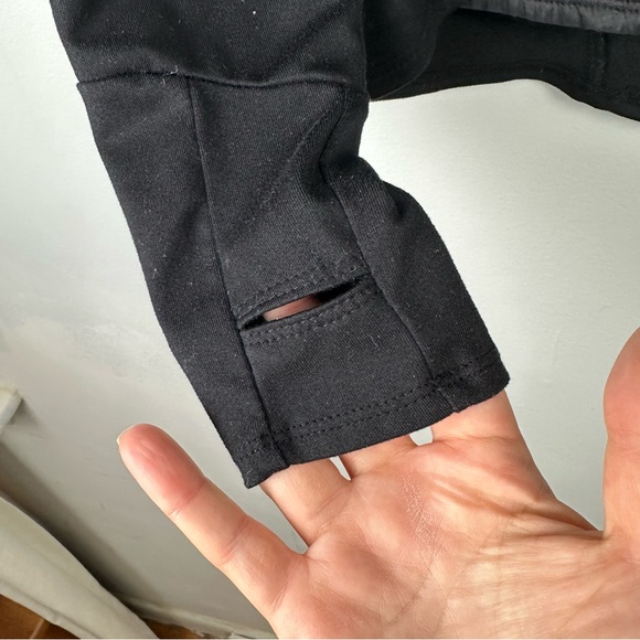 Oiselle Running Flyout Insulated Base Layer Long Sleeve Top Medium Black - Picture 6 of 7